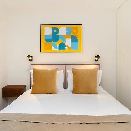 Whome Explore From A Cozy Base In Alfama * Лиссабон