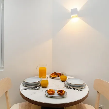 Whome Explore From A Cozy Base In Alfama Апартаменты