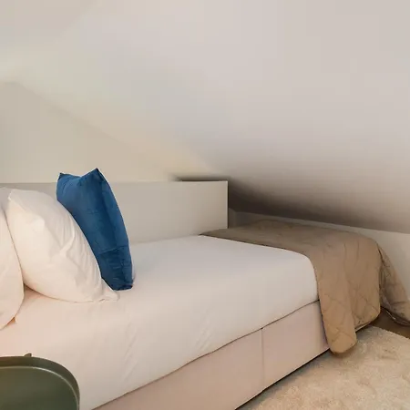 Апартаменты Whome Explore From A Cozy Base In Alfama