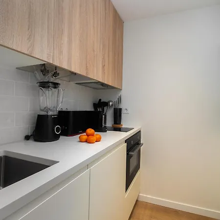 Whome Explore From A Cozy Base In Alfama