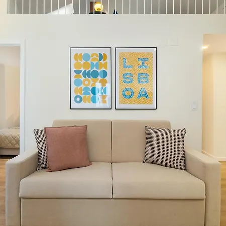 Whome Explore From A Cozy Base In Alfama Daire Lisboa