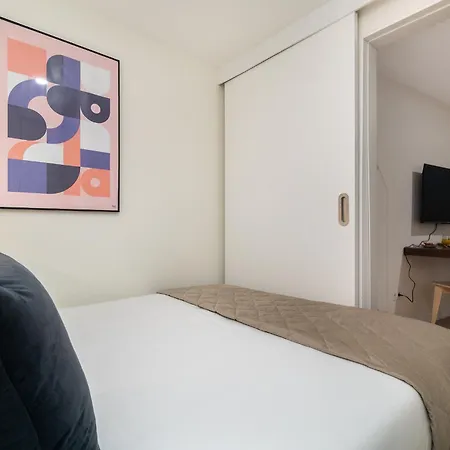 Whome Explore From A Cozy Base In Alfama Daire Lisboa